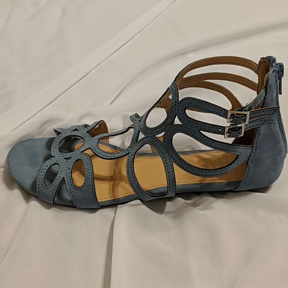 Shoes - Picture 2 of 5